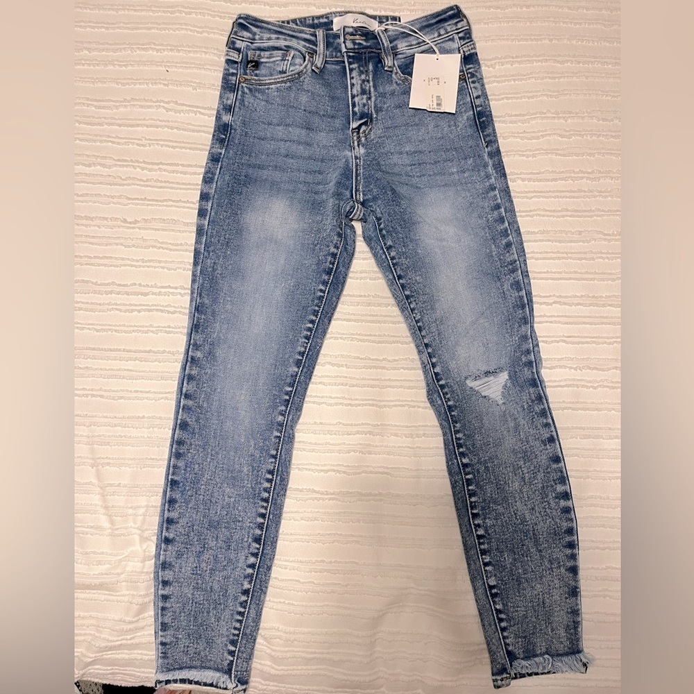 High rise ankle skinny jeans size 26 never worn with tags!